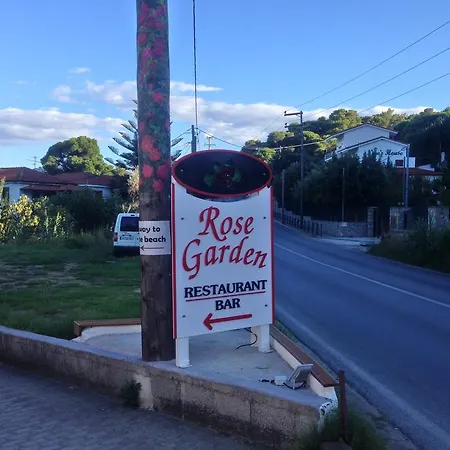 ホテル Vontzos Achladies