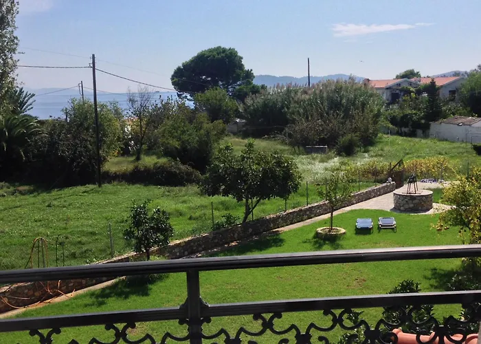 Vontzos 2* Achladies (Skiathos)